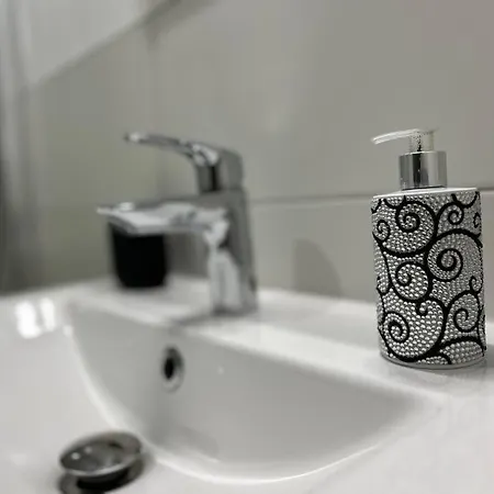 Paisible Et Au Centre * مُلووز